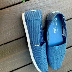 Toms shoes